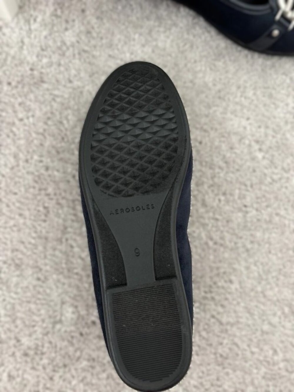 Aerosoles Navy Suede & Patent Leather Comfort Flats Silver Emblem Size 9 NWT - Picture 3 of 5